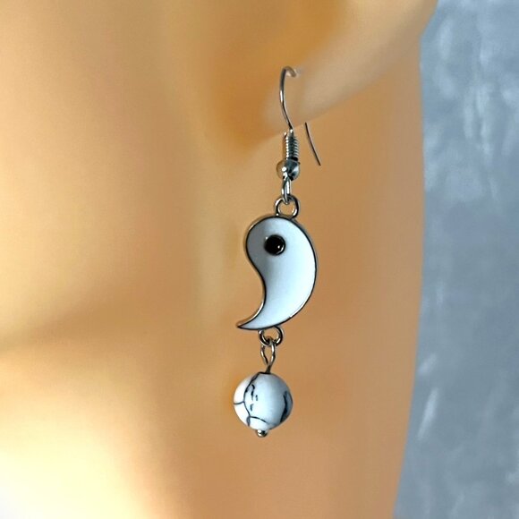 Yin & Yang Drop Earrings, Black & White with Silver Fishhook Ear Wires NWT - Picture 2 of 3